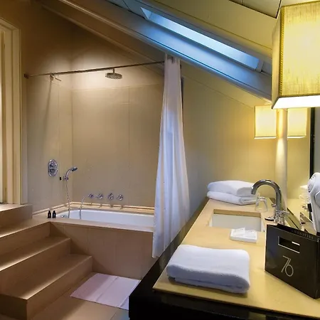 Otel Carducci 76